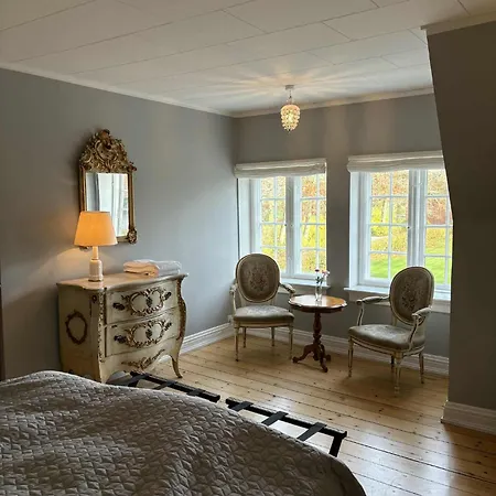 Risinge Herregard Guest house *